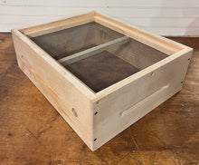 Load image into Gallery viewer, Beehive Quilt Box
